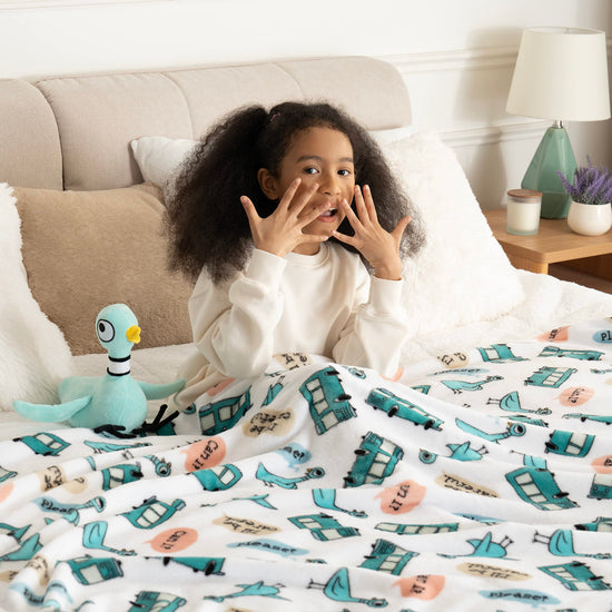 Peanuts & Mo & LBT kids throw blanket — cozy design for comfort and warmthPeanuts & Mo & LBT kids blanket — cozy design for comfort and warmth