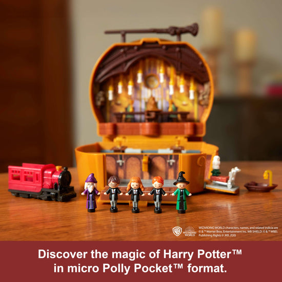 Toy figure playset — Polly Pocket Harry Potter compact with dolls and accessories