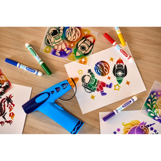 Crayola art craft kit — battery-powered airbrush sprayer with washable markers and stencils