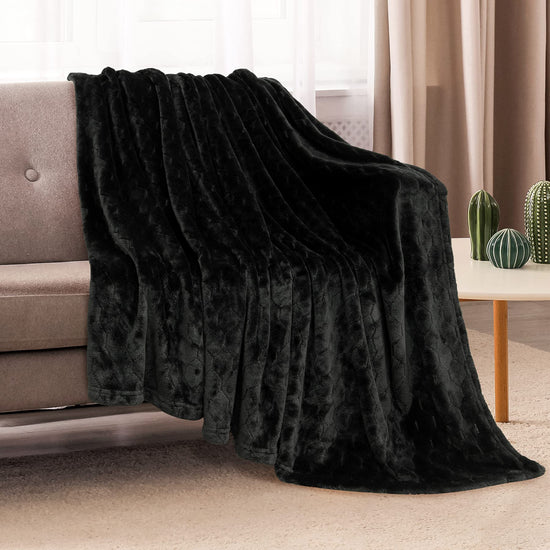 TOONOW fleece blanket — super soft fuzzy throw with geometric pattern