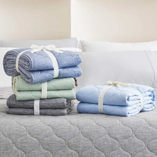 Cozy Bliss cooling blanket — dual-sided design for hot sleepers and night sweats