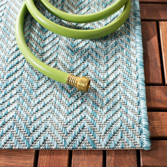 SAFAVIEH rug — courtyard collection