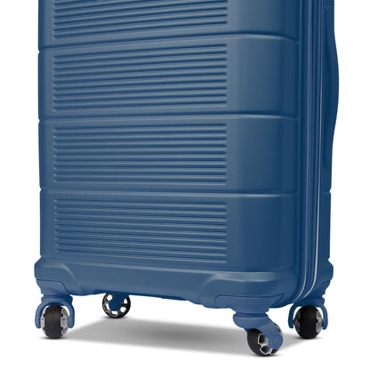 American Tourister suitcase - Stratum 2.0 model.