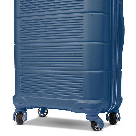 American Tourister suitcase - Stratum 2.0 model.
