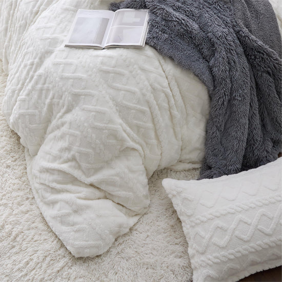 Bedsure duvet cover set — Fluffy flannel with 2 pillow shams and zipper closure