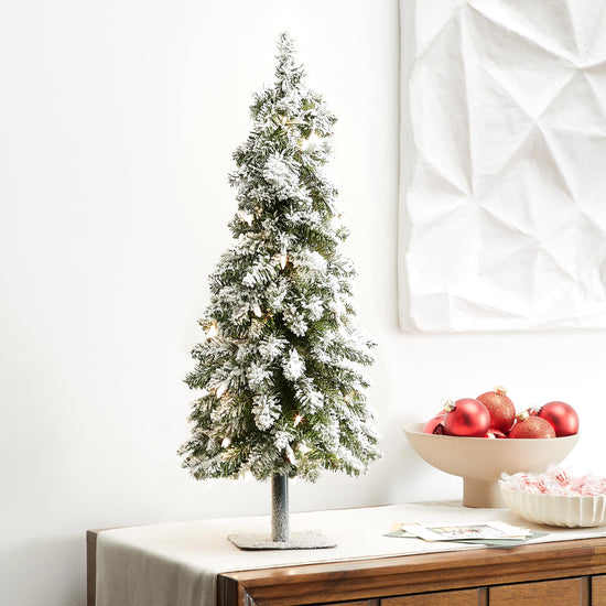 National Tree Company artificial tree - realistic design with lifelike features