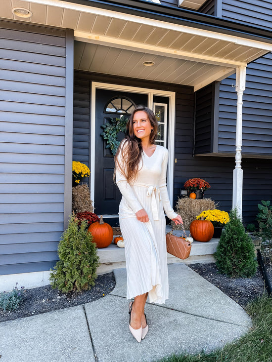 Arach&Cloz dress with tie waist and pleated design