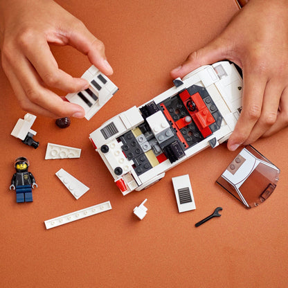 Lego Speed Champions Lamborghini Countach model - includes racing driver minifigure