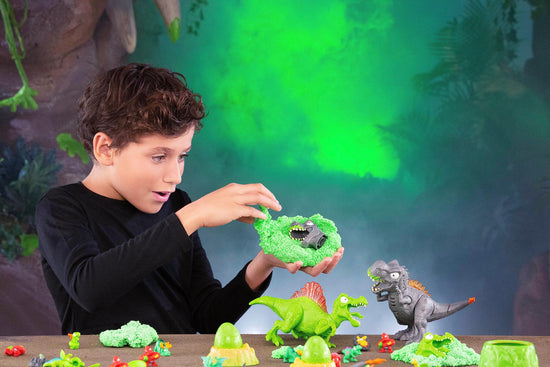 Smashers Mega Jurassic Dino egg - Light up collectible with over 25 surprises